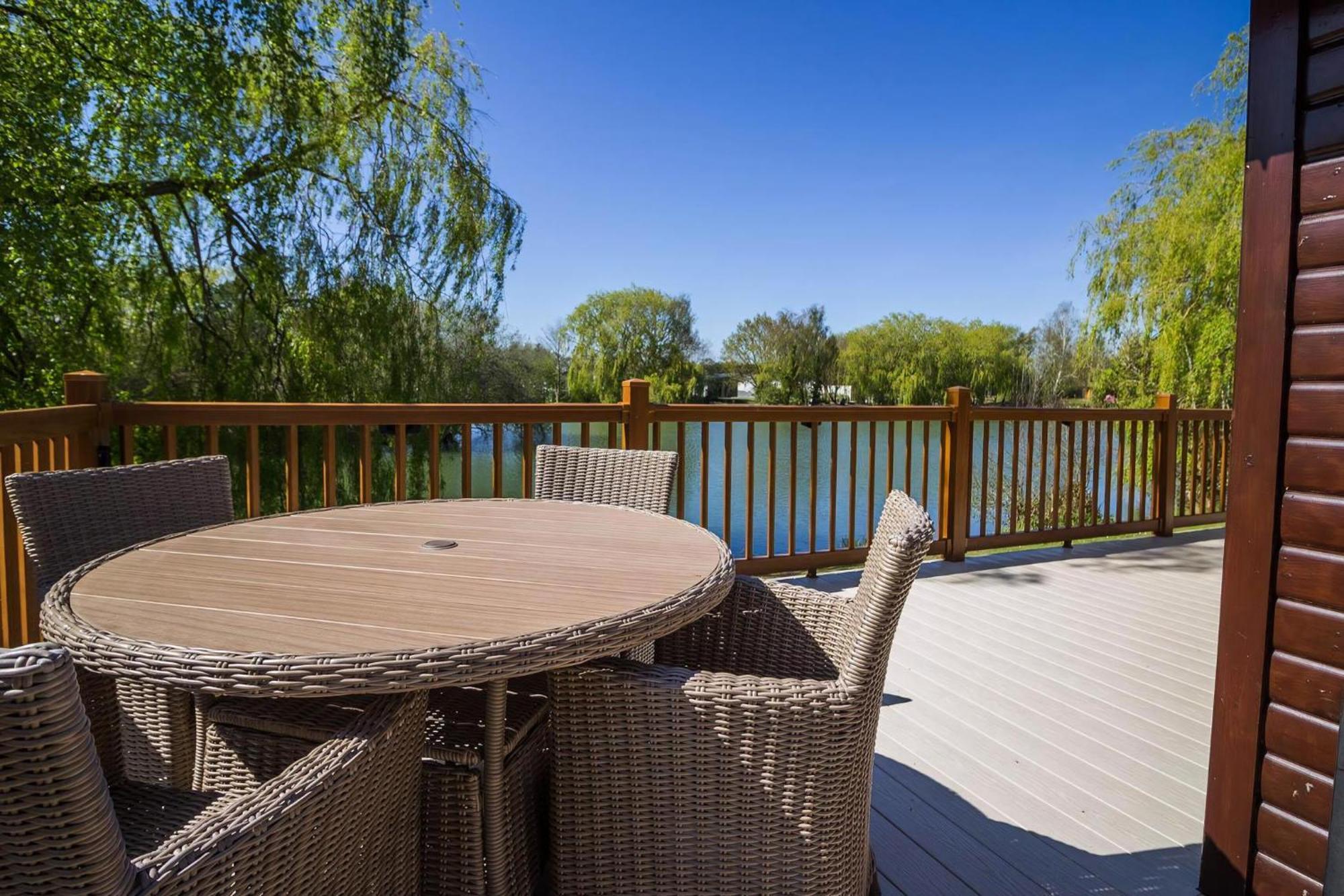 Stunning Lodge With Free Wifi For Hire At Carlton Meres In Suffolk Ref 60013M Saxmundham Bagian luar foto