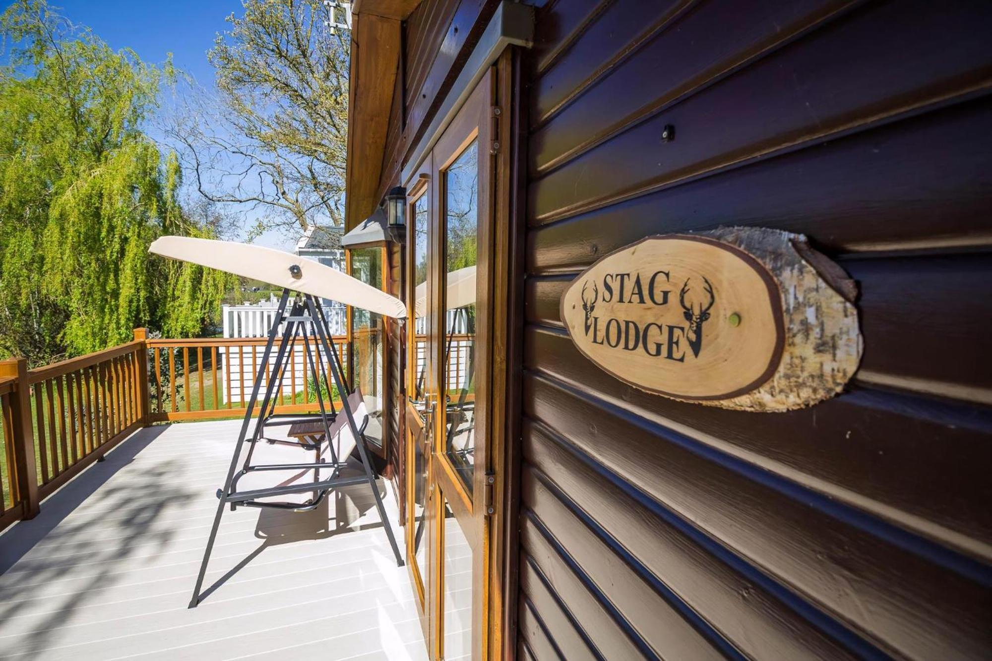Stunning Lodge With Free Wifi For Hire At Carlton Meres In Suffolk Ref 60013M Saxmundham Bagian luar foto