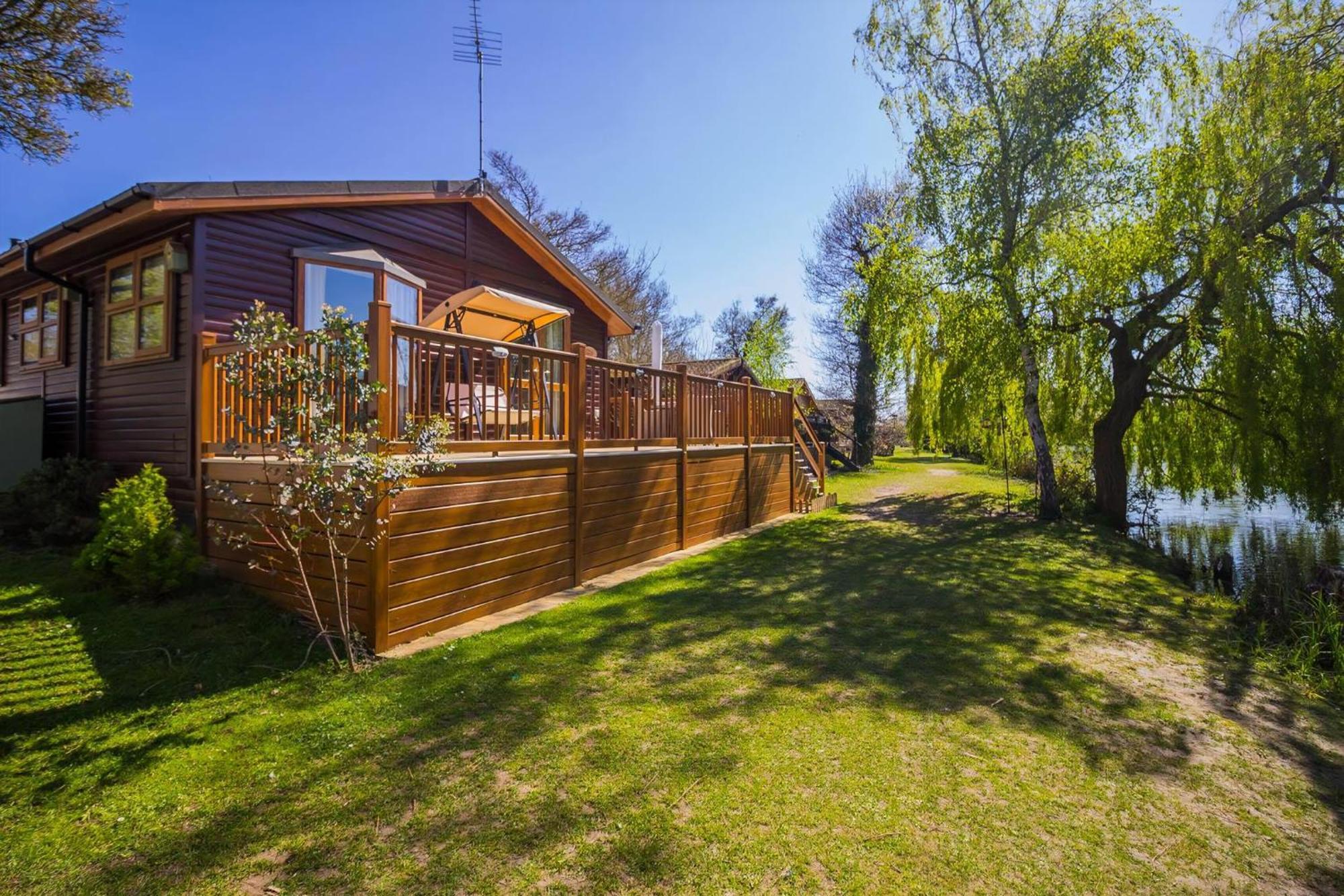 Stunning Lodge With Free Wifi For Hire At Carlton Meres In Suffolk Ref 60013M Saxmundham Bagian luar foto